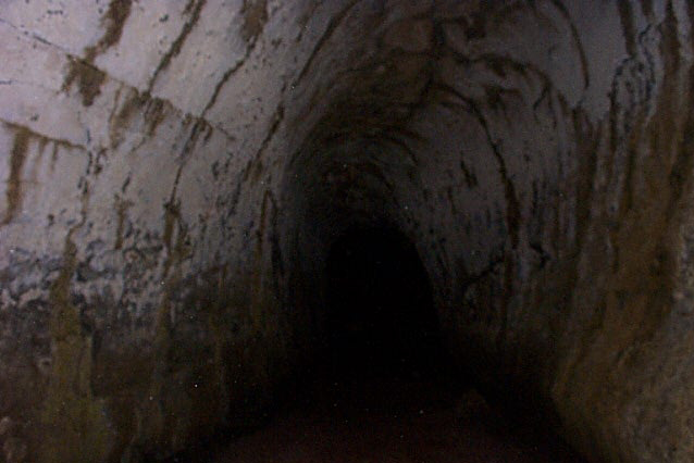 Lavatunnel Sta.Cruz Island.jpg - santa cruz, lavatunnel